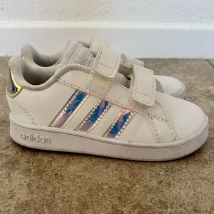 Toddler size 8 Adidas Velcro Court Shoe
